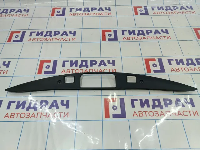Накладка крышки багажника Mercedes-Benz CLA 200 (C117) 1177500093.