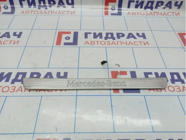 Накладка порога внутренняя передняя правая Mercedes-Benz CLA 200 (C117) 2466805400.