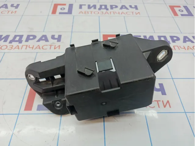 Крепление дополнительного аккумулятора Mercedes-Benz CLA 200 (C117) 2465450440. Дефект.
