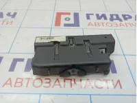 Крышка дополнительного аккумулятора Mercedes-Benz CLA 200 (C117) 2465410305.