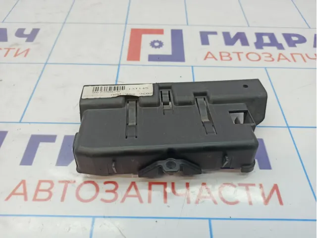 Крышка дополнительного аккумулятора Mercedes-Benz CLA 200 (C117) 2465410305.