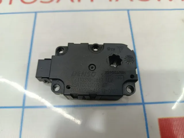 Моторчик заслонки отопителя Mercedes-Benz CLA 200 (C117) 2469064400.