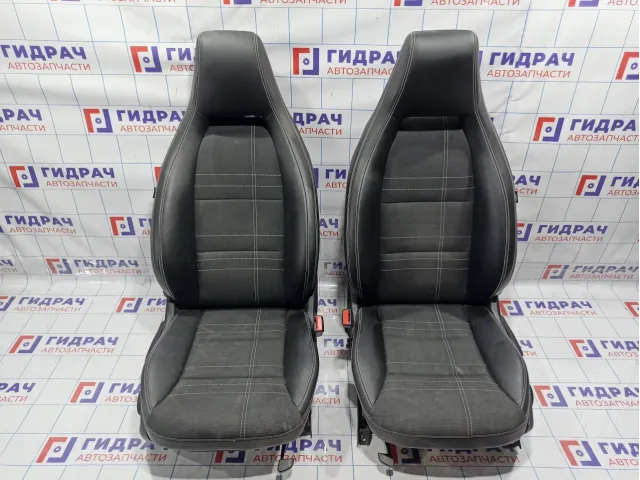 Комплект сидений Mercedes-Benz CLA 200 (C117) . Дефект заднего ряда.