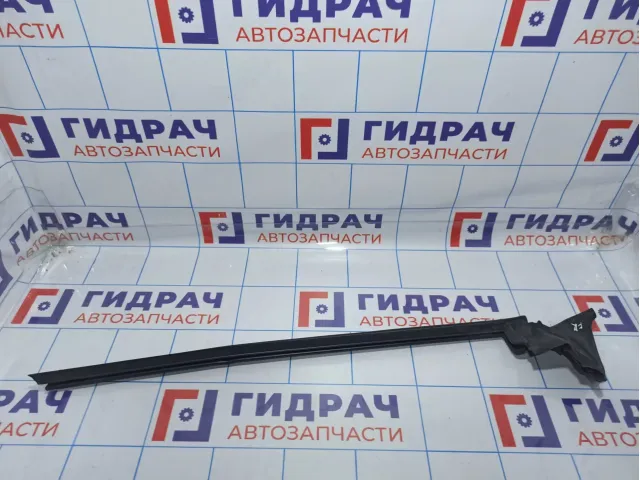 Уплотнитель стекла двери передней правой Mercedes-Benz CLA 200 (C117) 1177250265.