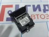 Кнопка фиксатора стояночного тормоза Mercedes-Benz CLA 200 (C117) 24690504519107.