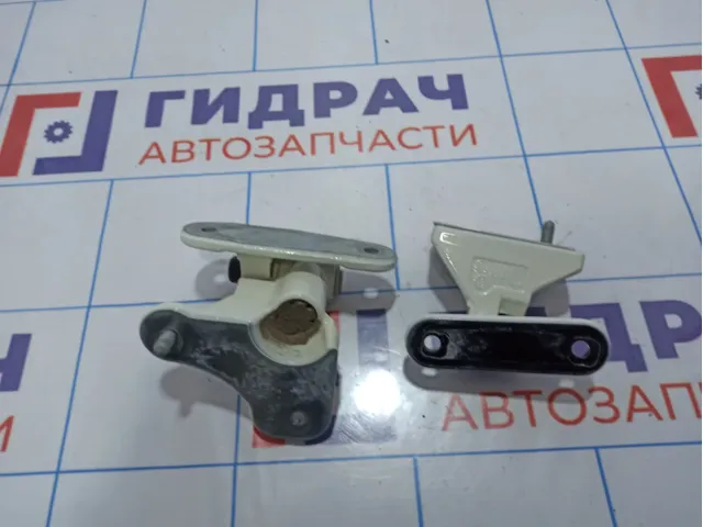 Петли двери задней правой Mercedes-Benz CLA 200 (C117) . Комплект.