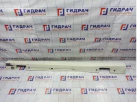 Накладка порога левого наружная Mercedes-Benz CLA 200 (C117) 24669802549999. Царапины.