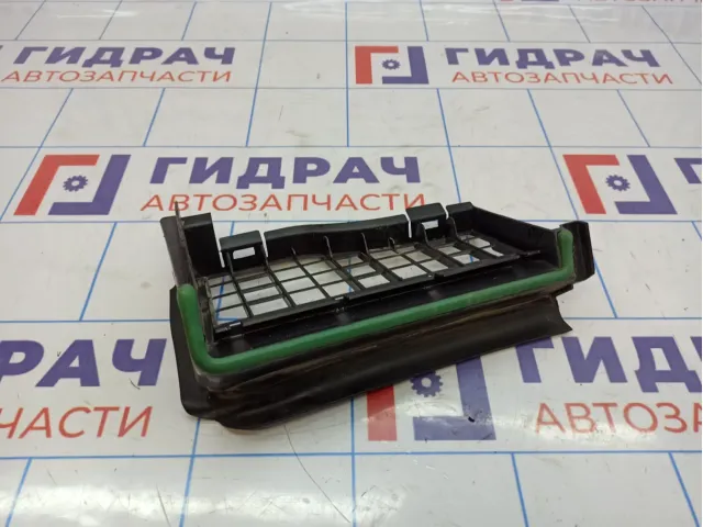 Воздухозаборник Mercedes-Benz CLA 200 (C117) 1768300413.