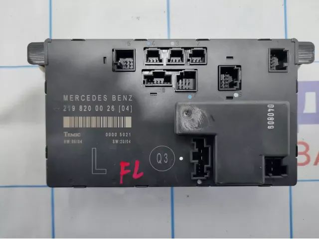 Блок комфорта двери передний левый Mercedes-Benz CLS-Class 500 (W219) 2198200026