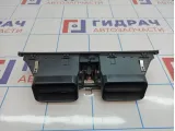 Дефлектор воздушный центральный Mercedes-Benz CLS-Class 500 (W219) 2198300054