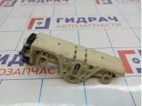 Направляющая подголовника заднего правого Mercedes-Benz CLS-Class 500 (W219) 2119700125