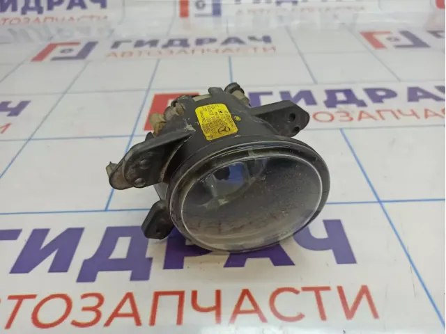 Фара противотуманная левая Mercedes-Benz CLS-Class 500 (W219) 2518200756