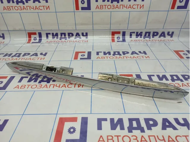 Накладка двери багажника Mercedes-Benz ML55AMG (W163) 1637400193