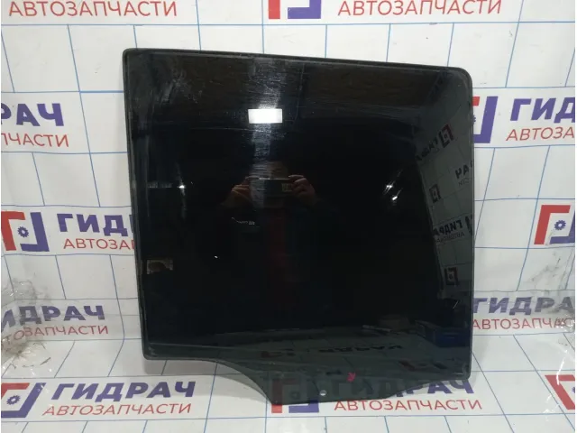 Стекло двери задней правой Mercedes-Benz ML55AMG (W163) 1637350410