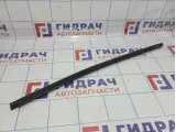 Уплотнитель стекла переднего правого Mercedes-Benz ML55AMG (W163) 1637200424