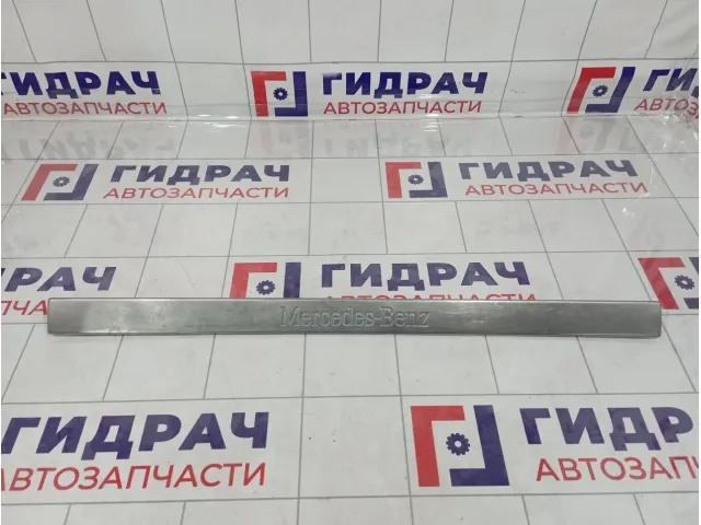 Накладка порога внутренняя передняя левая Mercedes-Benz ML (W163) 1636860720