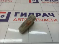 Повторитель на крыло белый Mercedes-Benz ML (W163) 1638200121