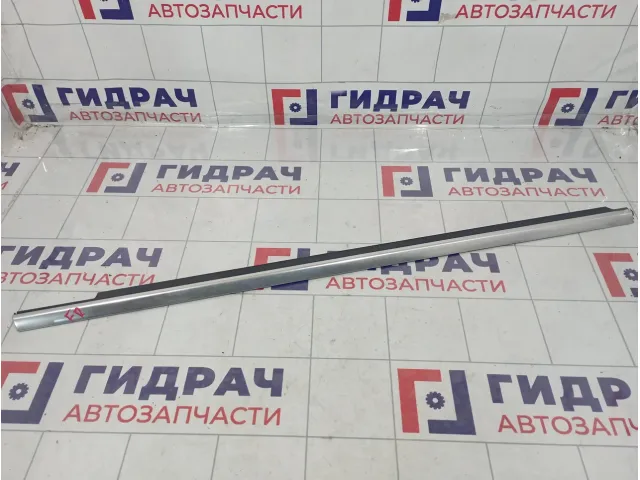 Накладка стекла переднего правого Mercedes-Benz GL (X166) 1667250265