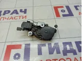 Моторчик открывания кузовного стекла правого Mercedes-Benz GL (X166) 1666700104