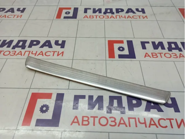 Накладка порога внутренняя задняя правая Mercedes-Benz GL (X166) 1666860836