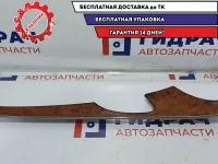 Накладка обшивки двери передней правой Mercedes-Benz W211 . Трещины на лаке.