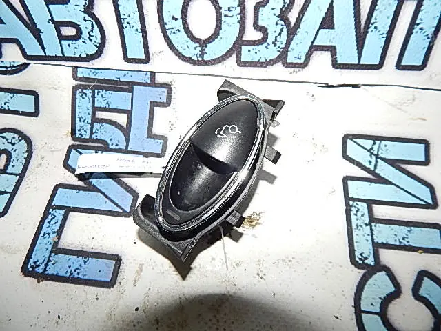 кнопка багажника на дверь Mercedes-Benz  E-Class W211