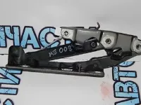 Петля капота левая Mercedes-Benz  E-Class W211