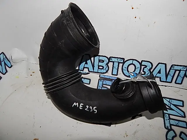 патрубок воздушный Mercedes-Benz  E-Class W211