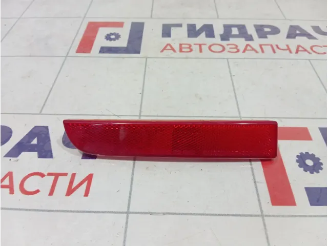 Отражатель в бампер задний Mitsubishi ASX
