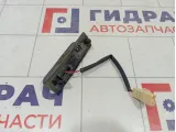 Кнопка открывания багажника Mitsubishi ASX 5810A046