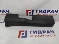 Накладка порога (внутренняя) правая Mitsubishi ASX 7656A036XA. Царапины.