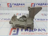 Ролик-натяжитель ручейкового ремня Mitsubishi ASX 1345A090. С кронштейном генератора 1801A100.