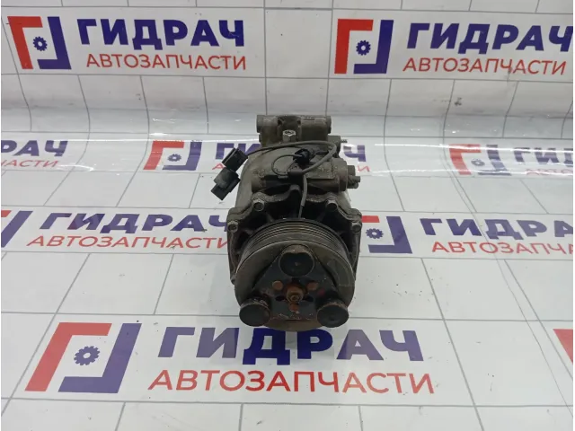 Компрессор кондиционера MITSUBISHI AIRTREK MR956392
