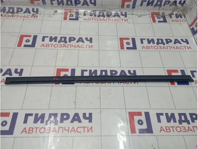 Уплотнитель стекла переднего левого MITSUBISHI AIRTREK MR487147
