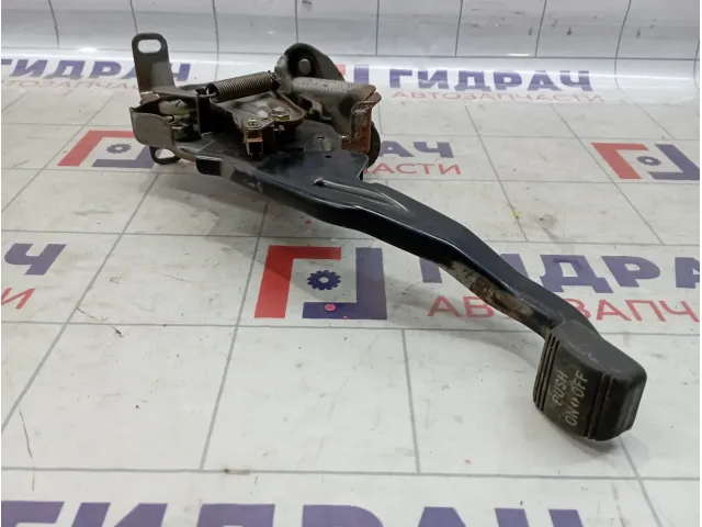 Педаль стояночного тормоза MITSUBISHI AIRTREK MR527084