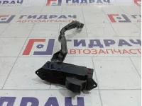 Кнопка стеклоподъемника задняя левая Mitsubishi Airtrek MR502238