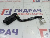 Кнопка стеклоподъемника задняя правая Mitsubishi Airtrek MR502239