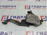 Педаль стояночного тормоза Mitsubishi Airtrek MR527084