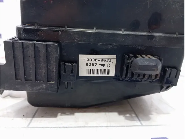 Накладка торпедо центральная Mitsubishi Airtrek MR951457HA