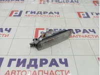 Повторитель в бампер передний левый Mitsubishi Airtrek