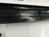 Накладка порога передняя правая Mitsubishi Carisma MB947232
