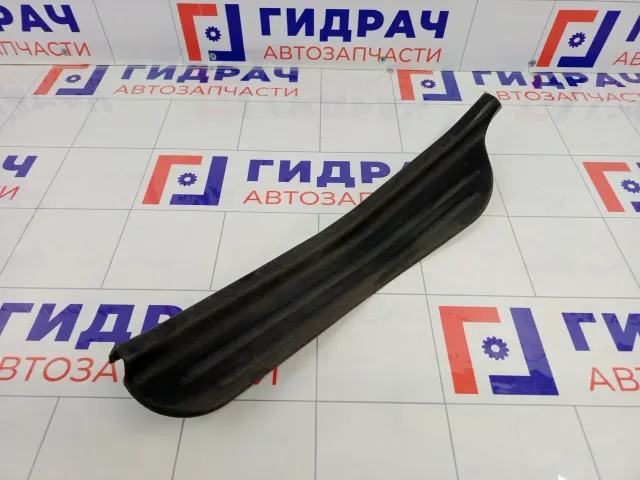Накладка порога задняя левая Mitsubishi Carisma MB947233