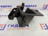 Кронштейн динамика задний правый Mitsubishi Carisma MB953372