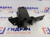 Кронштейн динамика задний правый Mitsubishi Carisma MB953372