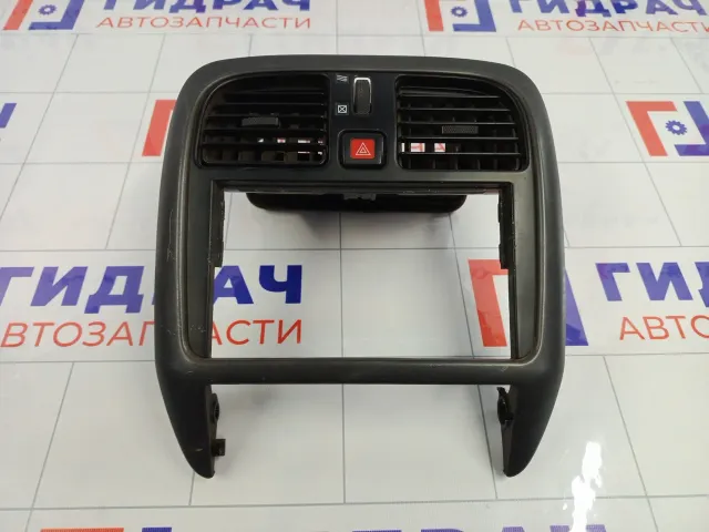 Рамка магнитолы Mitsubishi Carisma