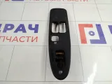 Накладка блока управления стеклоподъемниками передняя левая Mitsubishi Carisma