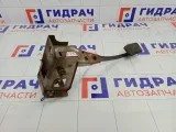 Педаль сцепления Mitsubishi Carisma