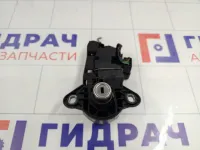 Активатор замка багажника электрический Mitsubishi Carisma