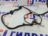 Проводка крышки (двери) багажника задняя Mitsubishi Carisma MR386654