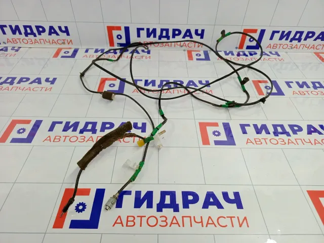 Проводка антенны Mitsubishi Carisma